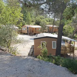 Camping Le Cezanne Montagne Sainte-victoire, Puyloubier